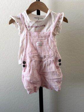 Calvin Klein Jeans Baby Girls Pink Gauze Overalls & White T-Shirt Set Size 2T